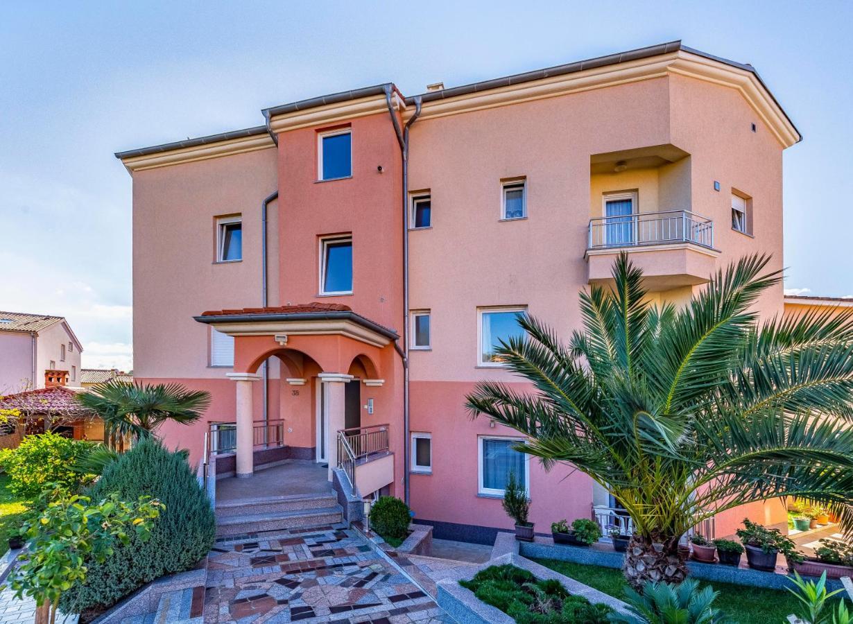 Istriensonne - Apartments Veruda Mit Grillterrasse Пула Екстериор снимка