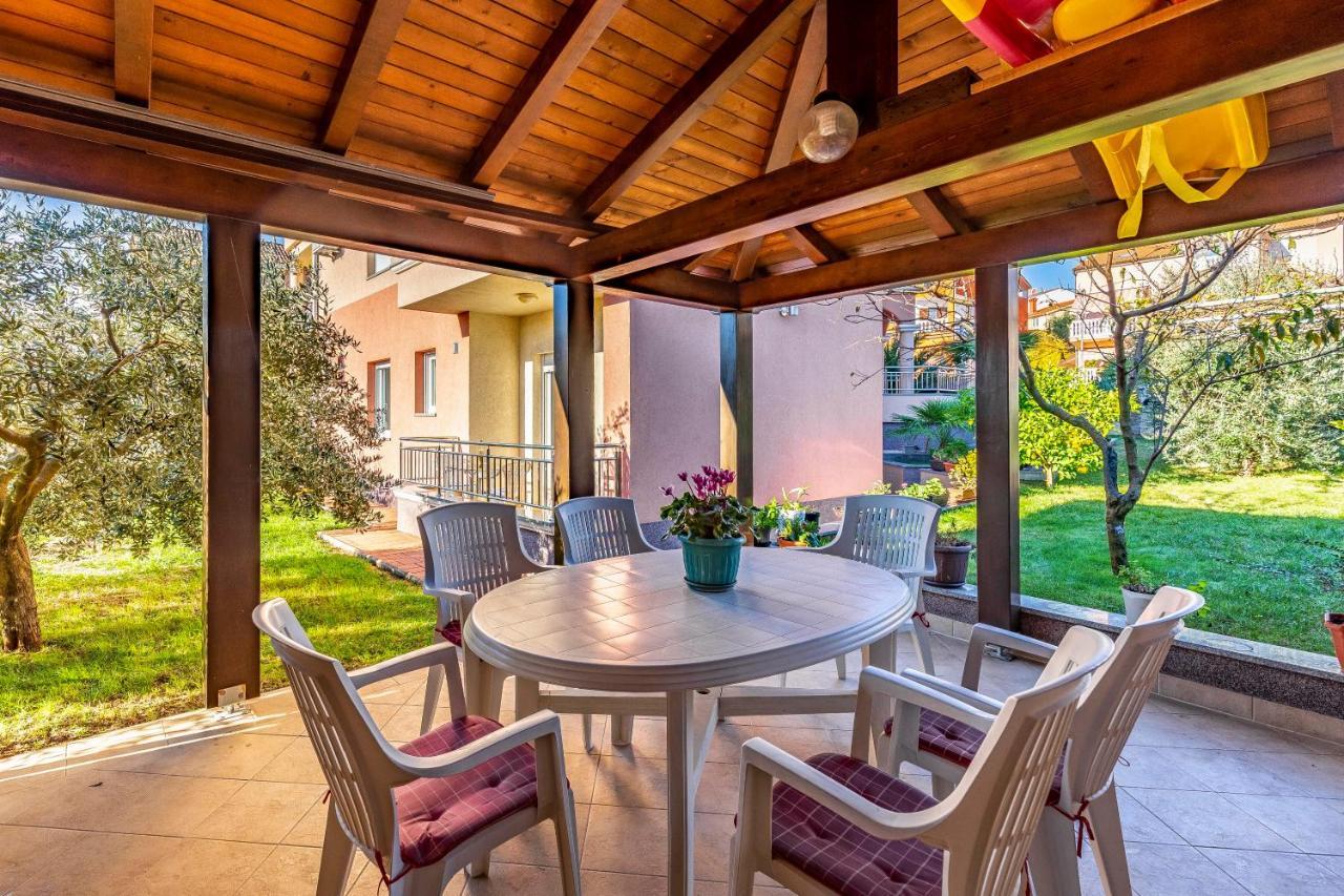 Istriensonne - Apartments Veruda Mit Grillterrasse Пула Екстериор снимка