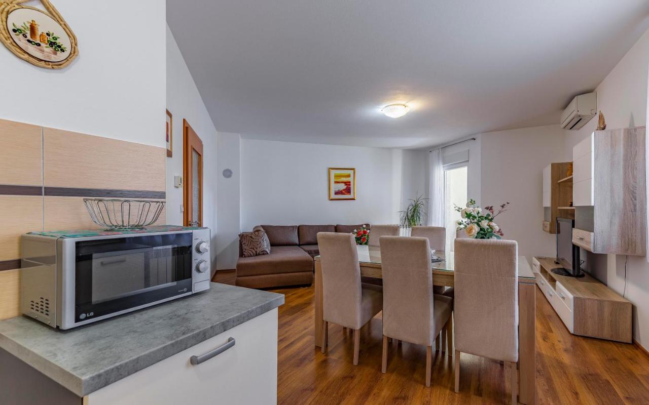 Istriensonne - Apartments Veruda Mit Grillterrasse Пула Екстериор снимка