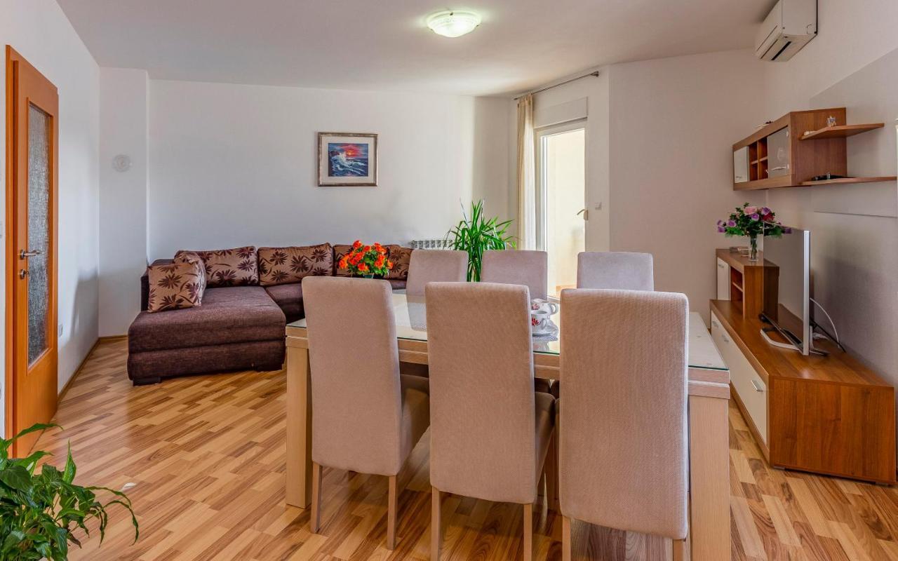Istriensonne - Apartments Veruda Mit Grillterrasse Пула Екстериор снимка