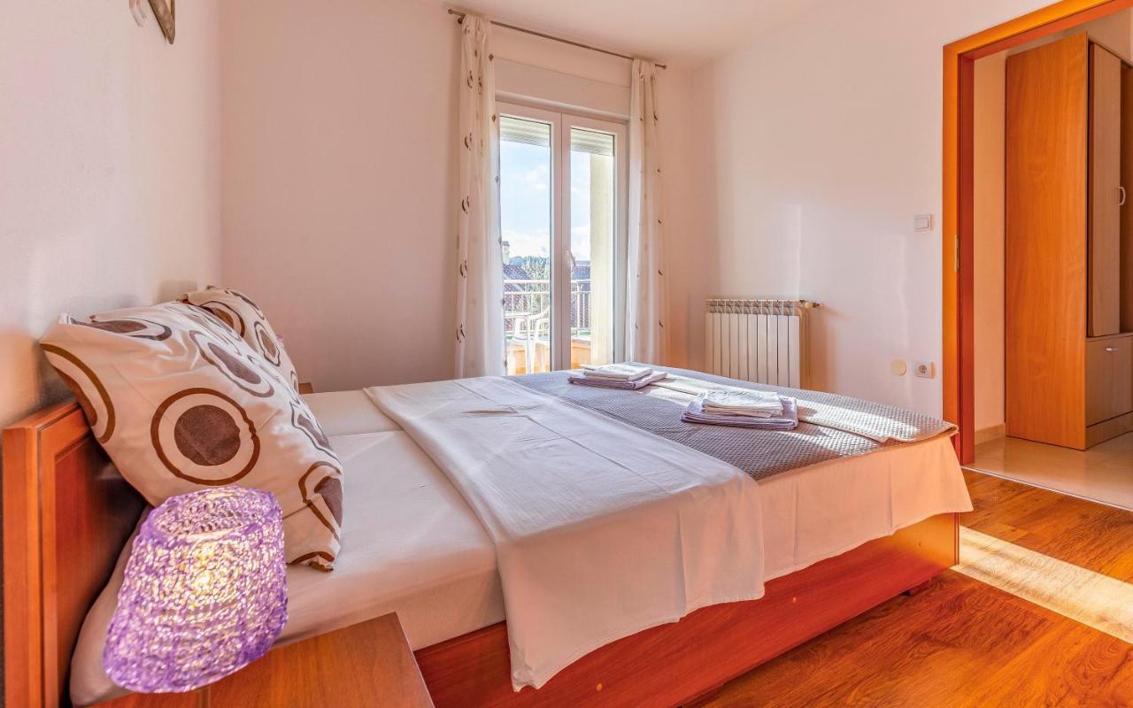 Istriensonne - Apartments Veruda Mit Grillterrasse Пула Екстериор снимка