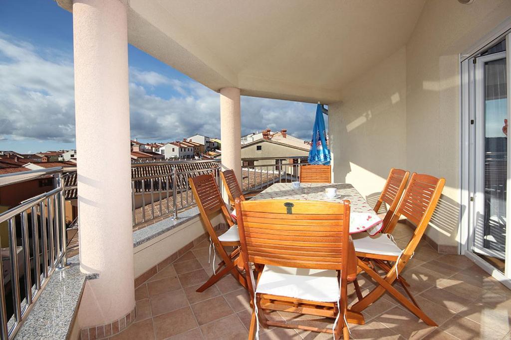 Istriensonne - Apartments Veruda Mit Grillterrasse Пула Екстериор снимка