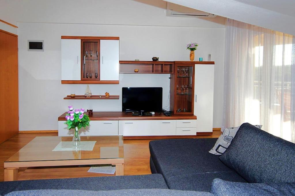 Istriensonne - Apartments Veruda Mit Grillterrasse Пула Екстериор снимка